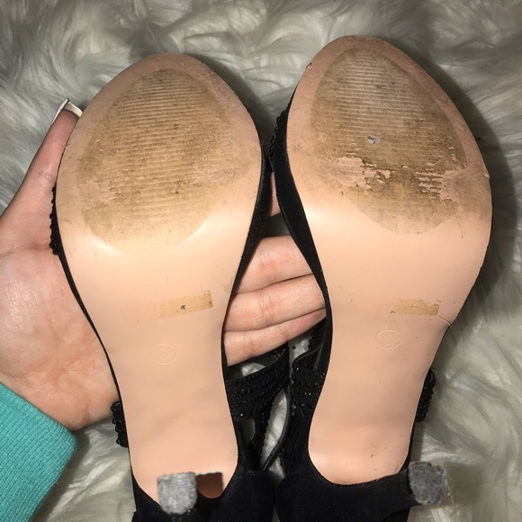 black heels - Picture 3 of 3